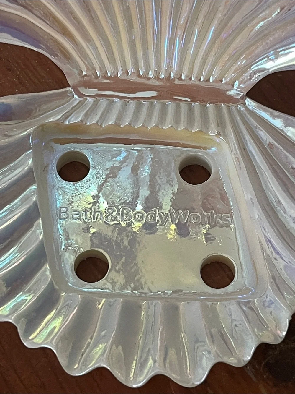 Bath & Body Works Iridescent  Gradient Scallop Soap Dish w Botanic Soap